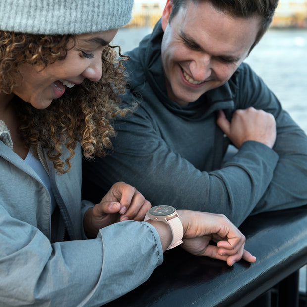 Smartwatch elegante para mujeres color rosa